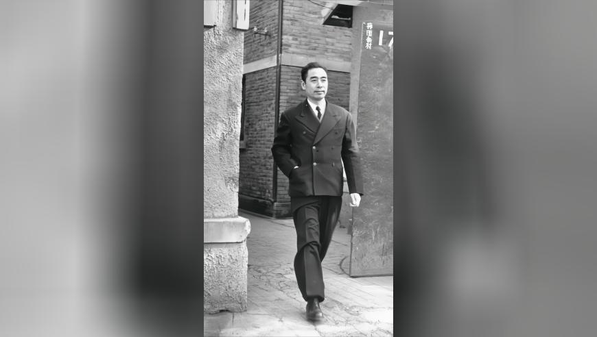 开学季眼科人多得没地方下脚,2025澳门免费开奘报码,整体规划执行讲解_完整版V14.22